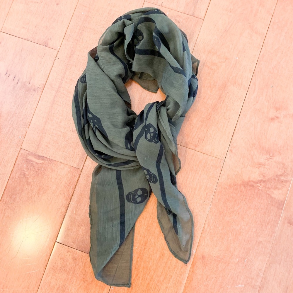 Skull Scarf (McQueen Inspo)